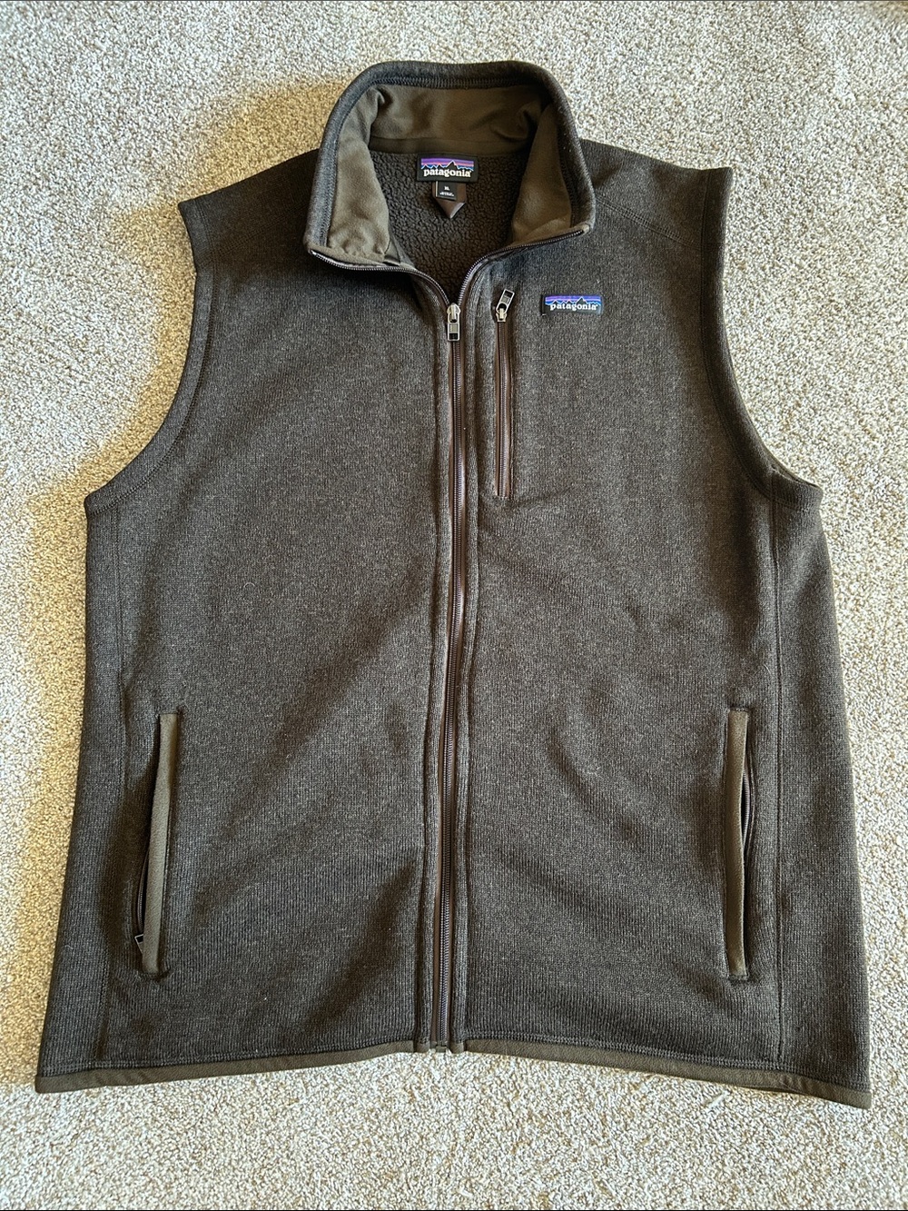 Patagonia Men’s Dark Brown Fleece Lined Vest with Zip Pockets XL